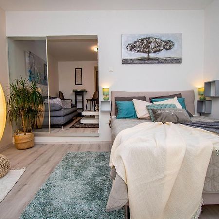 Oasis Apartment Póla Kültér fotó