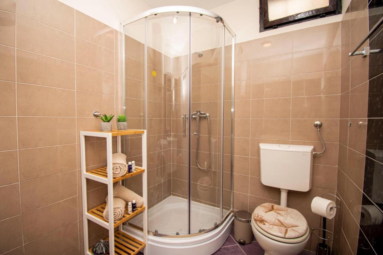 Oasis Apartment Póla Kültér fotó